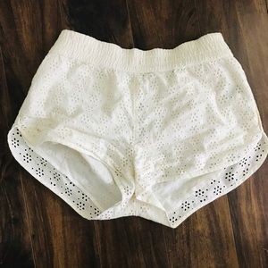 Doily White Shorts